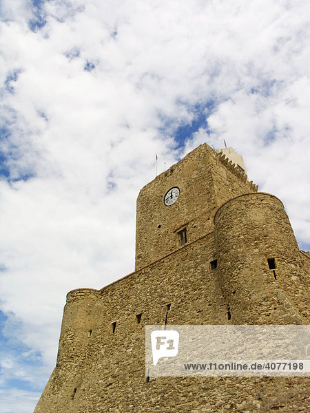 Castello Svevo  Stauferkastell  und Federico II Turm in Termoli  Campobasso  Molise  Italien  Europa