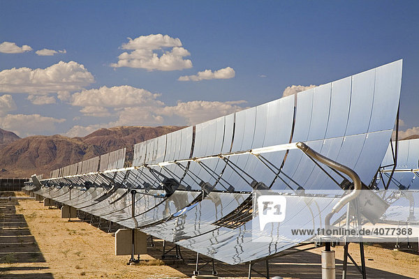 Solar Energy Generating System  Sonnenwärmekraftwerk der Sunray Energy Inc. in der Mojave-Wüste Südkaliforniens  Daggett  Kalifornien  USA