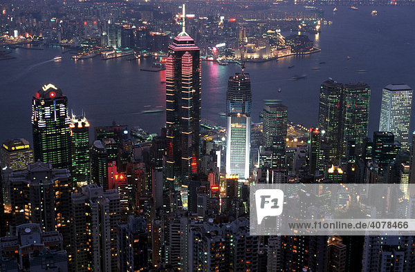 Blick vom Victoria Peak auf Hongkong  China  Asien
