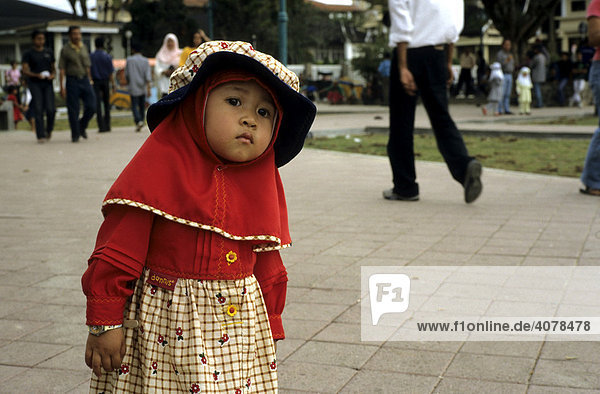 Kind in Tracht  Indonesien  Asien
