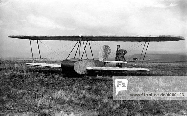 Historic photograph  pioneer of aviation  around 1915