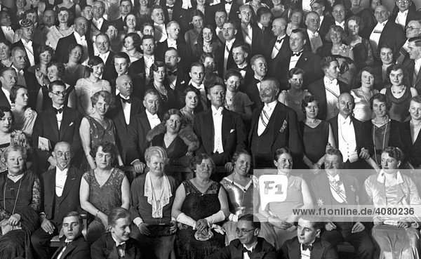 Historische Aufnahme große Gruppe ca. 1925