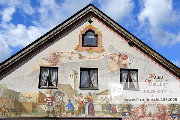 Lüftlmalerei an Hausfassade Oberammergau Bayern  Deutschland