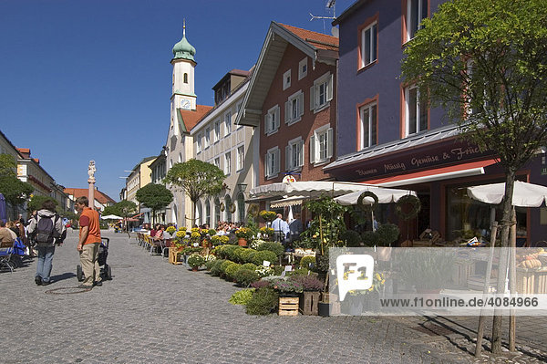 Murnau district Garmisch-Partenkirchen Upper Bavaria Germany Untermarkt market place with the daughter church Mary Help