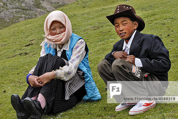 Two Tibetan children  between Gyantse and Dangxiong  Tibet