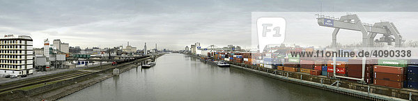 Mannheim  Rhein Neckar  DEU  Panorama Binnenhafen Mannheim  zweitgroester Hafen in Deutschland