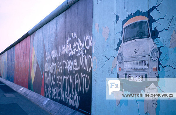 Graffiti an der Berliner Mauer in der East Side Gallery