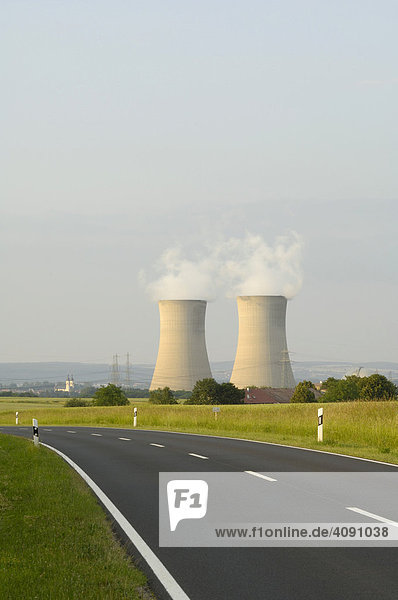 Kernkraftwerk Grafenrheinfeld bei Schweinfurt Unterfranken Bayern Deutschland