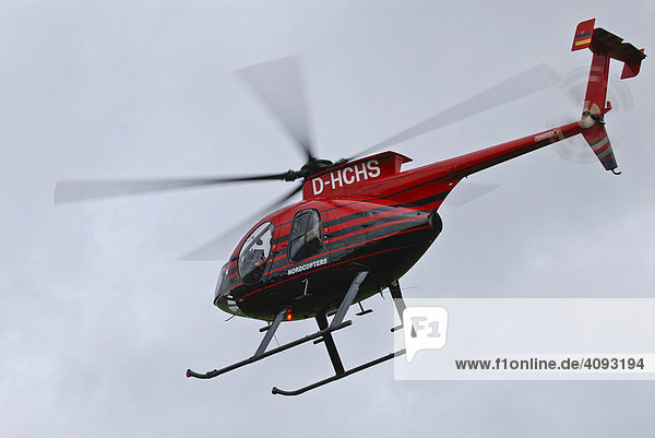 Start eines Helikopters MD500E