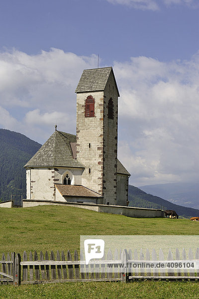 Kirche St.Jakob (1349)  Villnößtal  Südtirol  Italien