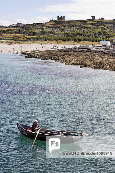 Curragh is a typical traditional boat of the Aran Islands  Inis Oirr  Aran Inseln  Ireland