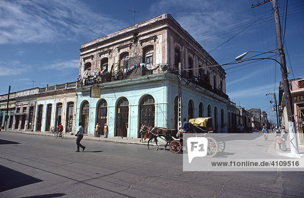 Die Pferdekutschen sind das häufigste Fortbewegungsmittel in Cardenas  Kuba