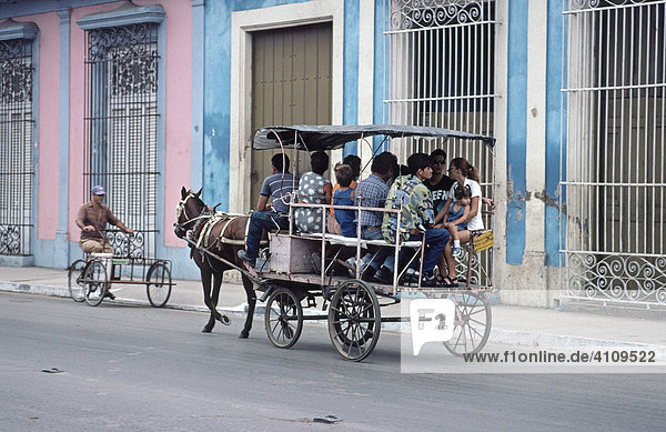 Pferdekutschen und Fahrräder sind das Hauptverkehrsmittel in Cardenas  Kuba