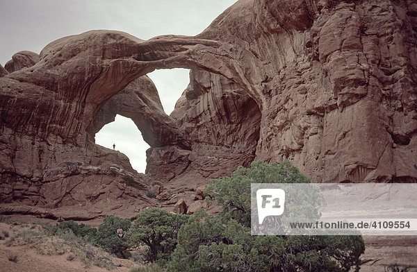 Double Arch  Arches Nationalpark  Utah  USA  Nordamerika