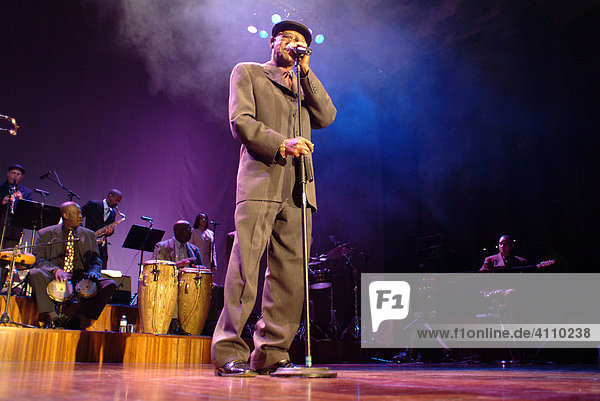Kubanischer Musiker Ibrahim Ferrer  Buena Vista Social Club  während Konzert  Innsbruck  Österreich