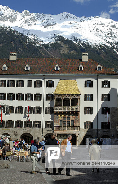 Goldenes Dachl Karwendel Altstadt Innsbruck Inntal Tirol Österreich