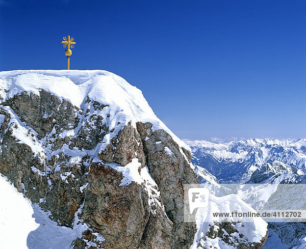 Zugspitze  Gipfelkreuz  2962 m  Wettersteingebirge  Werdenfels  Oberbayern  Deutschland