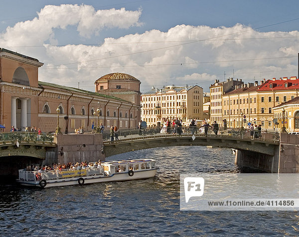 White Nights  GUS Russia St Petersburg 300 years old Venice of the North Bridge from Fontanka to Moika Canals at the Royal Stables with Sightseeing Boat Marriage Couple at the Bridge Marriage Party Wedding Party Russian Wedding Russian Marriage