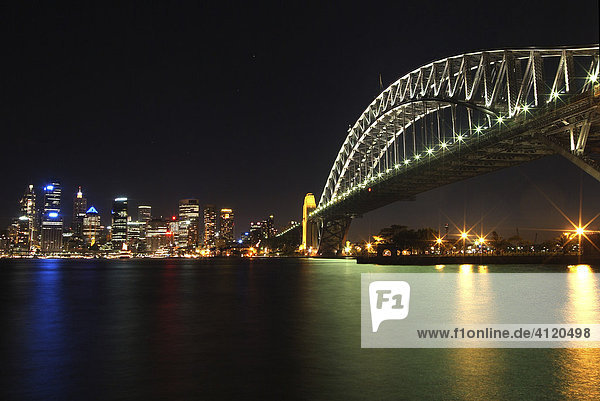 Harbour Bridge und Skyline  Sydney  New South Wales  Australien