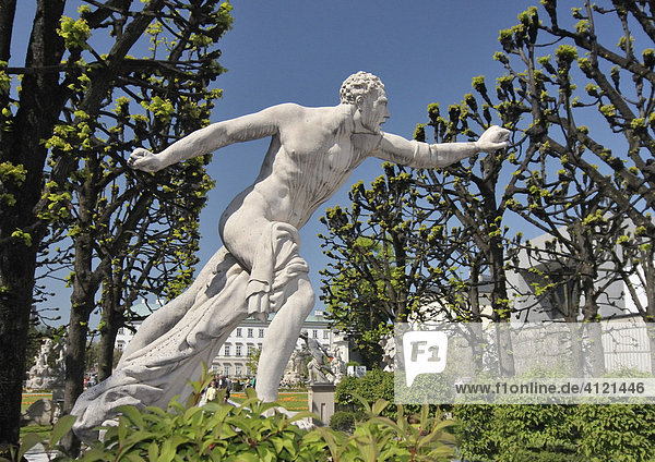 Skulptur  von Ottavio Mosto geschaffen 1690  Szene aus der griechischen Mythologie  Mirabellgarten  Salzburg  Österreich  Europa