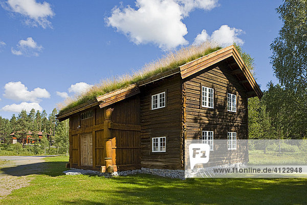 Holzhaus mit Grasdach in Jondalen  Norwegen