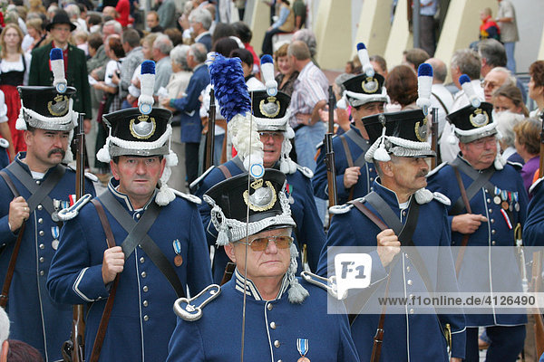 Marksmen at an international festival for traditional costume in Muehldorf am Inn  Upper Bavaria  Bavaria  Germany  Europe