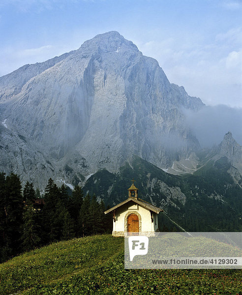 Halleranger Alm  Kapelle  Kleiner Lafatscher  Karwendel  Tirol  Österreich
