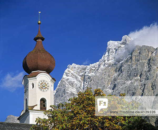 Pfarrkirche von Ehrwald  Zugspitze  Wettersteingebirge  Tirol  Österreich