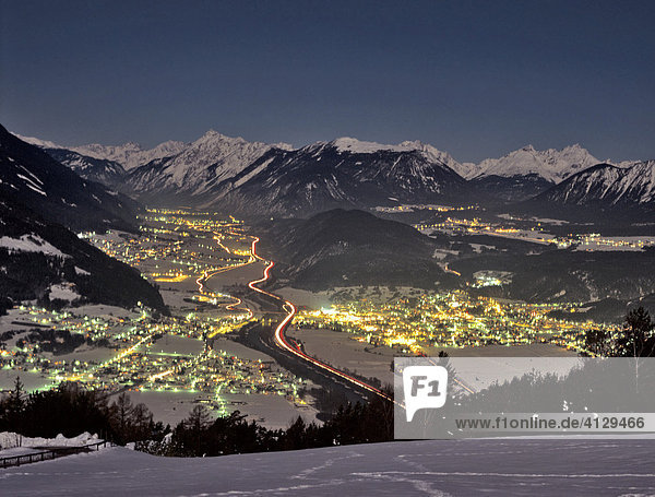 Inntal  links Pfaffenhofen  rechts Telfs  Tirol  Österreich