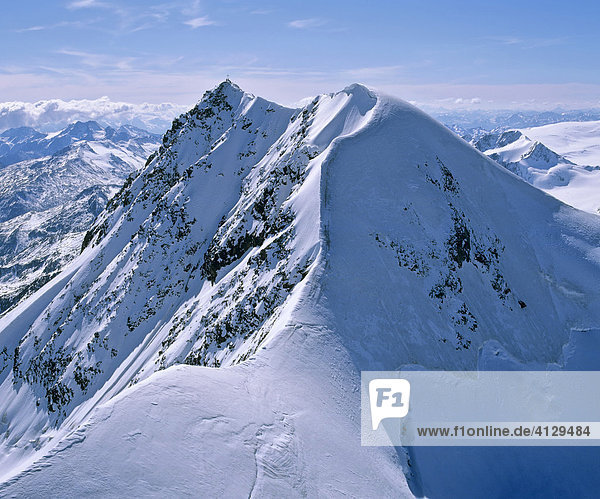 Oetztaler Wildspitze  Weisskamm  Pitztal  glacier  Oetztal Alps  Tyrol  Austria