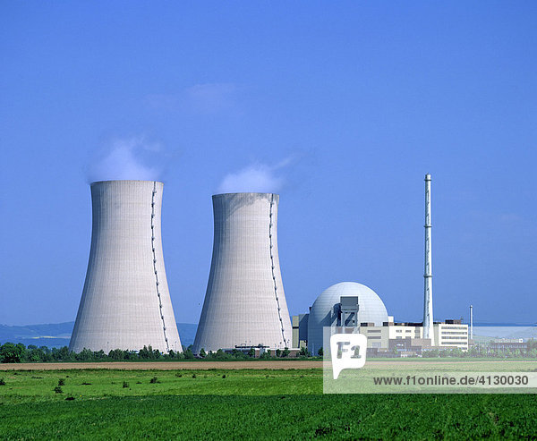Cooling towers  Grohnde Nuclear Power Plant  Emmerthal  Hameln  Lower Saxony  Germany  Europe