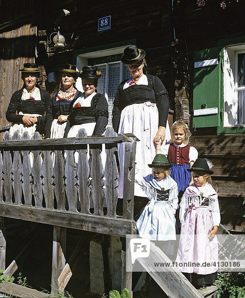 Women and children wearing national costume  Salzburger Land  Austria  Europe