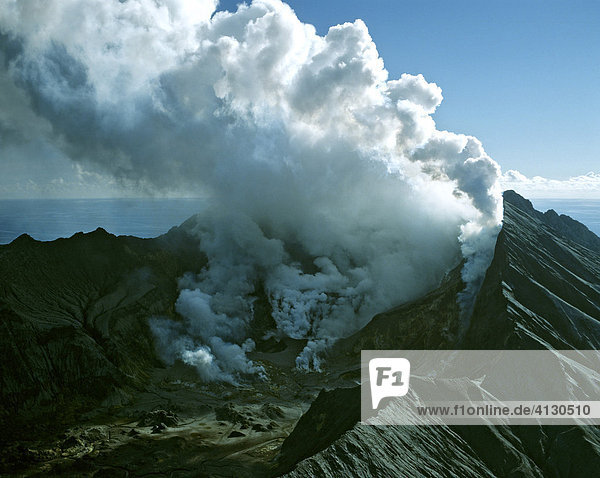 White Island  volcano  eruption  Bay of Plenty  North Island  New Zealand