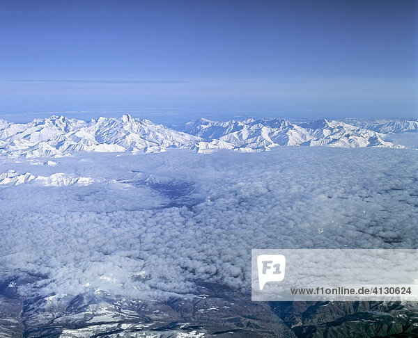 Kleiner Kaukasus  Luftbild aus 10000 m Höhe  Aserbaidschan  Russland