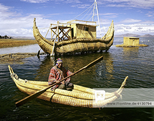 Papyrusboot auf dem Titicacasee  Titi Kontiki  Bolivien
