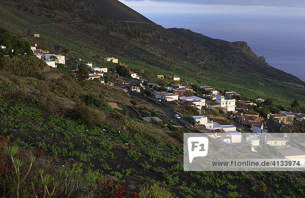 Blick auf das Dorf Los Quemados  Las Indias  La Palma  Kanarische Inseln  Spanien