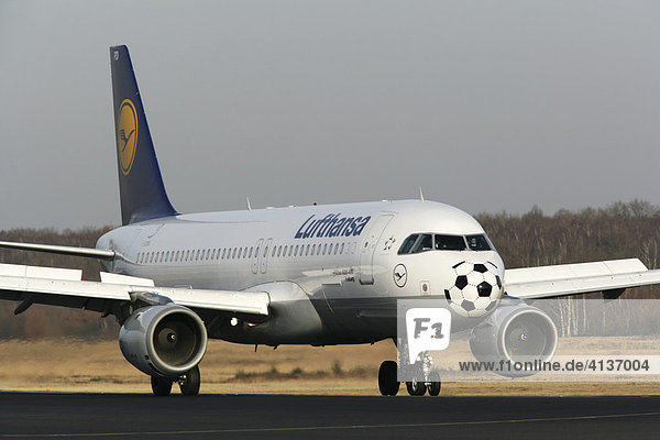 File:Lufthansa - Airbus A320-200 - D-AIZE (Eisenach) - Cologne Bonn  Airport-0362.jpg - Wikimedia Commons