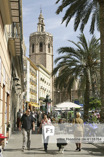 ESP  Spanien  Valencia: Altstadt  Plaza le la Reina  Torre del Miguelete  Glockenturm der Kathedrale