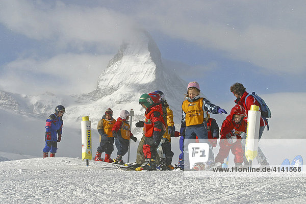 Ski resort Zermatt  children at ski school  Matterhorn  Valais  Switzerland