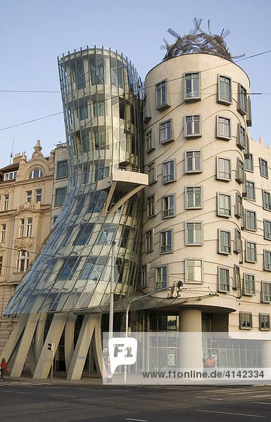 Das tanzende Haus Ginger and Fred von Frank Gehry  Prag  Tschechische Rpublik
