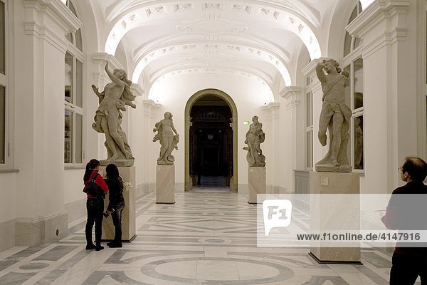Saal mit Barockskulpturen im Bode-Museum auf der Museumsinsel  Berlin-Mitte  Berlin  Deutschland