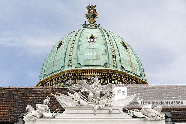Sculptural decoration of the emperor part of the Hofburg  view from the Josefsplatz  Vienna  Austria