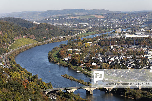 Herbstliches Moseltal  Blick von der Mariensäule  Richtung Pfalzel  Trier  Rheinland-Pfalz  Deutschland