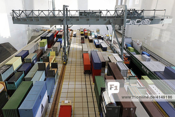 Modell eines Container Terminals  Exponat im Museum der Deutschen Binnenschifffahrt  Duisburg-Ruhrort  NRW  Deutschland