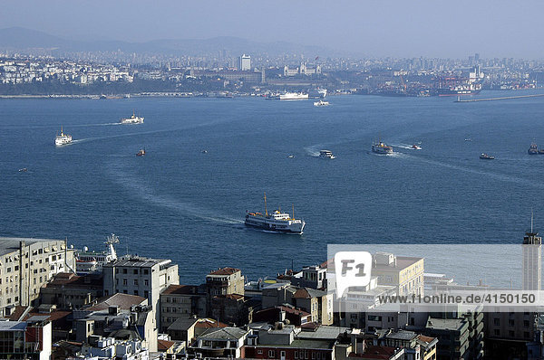 Bosporus und Goldenes Horn  Istanbul  Türkei