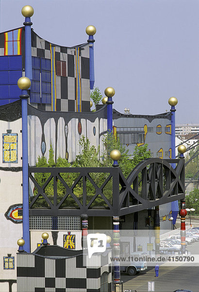 Heizkraftwerk Spittelau gestaltet vom Künstler Friedensreich Hundertwasser  Wien  Österreich