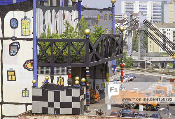 Heizkraftwerk Spittelau gestaltet vom Künstler Friedensreich Hundertwasser  Wien  Österreich