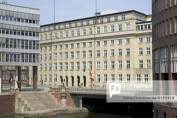 Gebäude der Baubehörde in der Hamburger Altstadt  Hamburg  Deutschland
