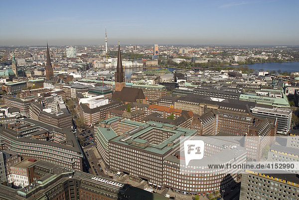 Arial view over the city centre of Hamburg. Sprinkenhof and Chilehaus buildings lying in the foreground, Hamburg, Germany, Arial view over the city centre of Hamburg. Sprinkenhof and Chilehaus buildings lying in the foreground, Hamburg, Germany