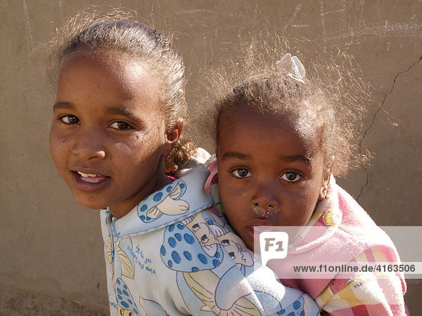 Nubische Kinder in Assuan Ägypten